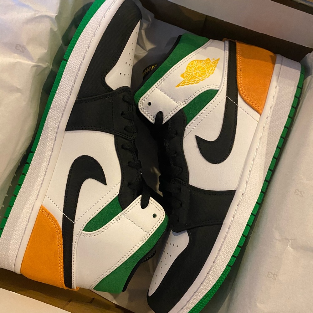 Jordan 1 Mid